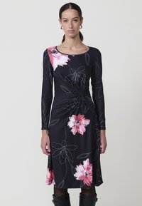 Платье Платье