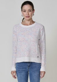 Пуловер Пуловер