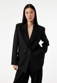 Короткое пальто Короткое пальто