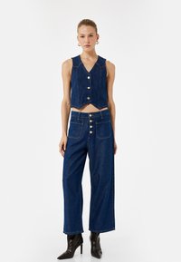 Широкие брюки Широкие брюки