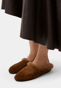 Шлепанцы Шлепанцы