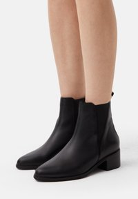 Ботинки челси Ботинки челси