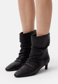 Ботильоны Ботильоны