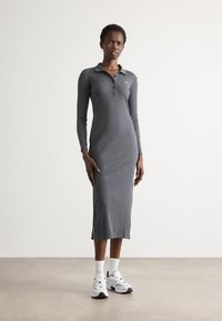 Платье футляр Платье футляр