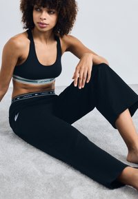 Широкие брюки Широкие брюки