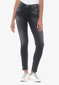 Джинсы Джинсы