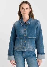 Джинсовая куртка Джинсовая куртка