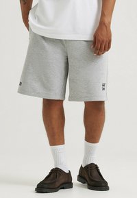 Шорты Шорты