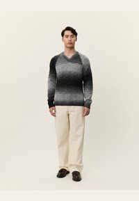 Пуловер Пуловер