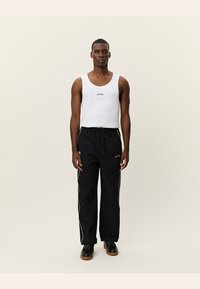 Спортивные штаны Спортивные штаны