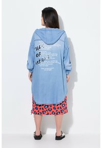 Короткое пальто Короткое пальто