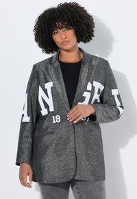 Короткое пальто Короткое пальто