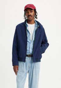 Куртка бомбер Куртка бомбер