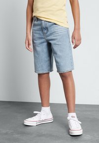 Джинсы Джинсы