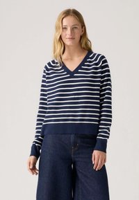 Пуловер в полоску Пуловер в полоску