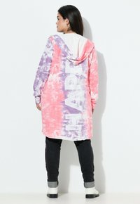 Длинный кардиган Длинный кардиган