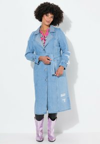 Тренч Тренч