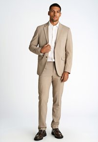 Костюм Костюм