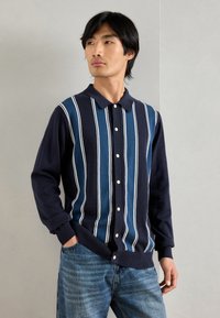 Вязаная кофта Вязаная кофта