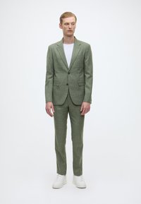 Костюм Костюм