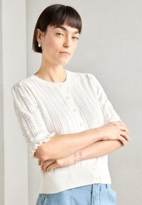 Вязаная кофта Вязаная кофта