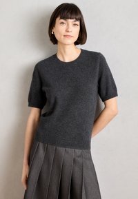 Футболка Футболка