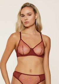 Бюстгальтер Бюстгальтер