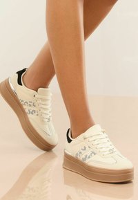 Сникерсы Сникерсы