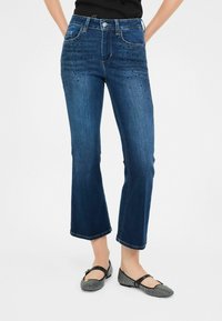 Короткие джинсы Короткие джинсы