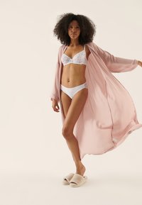 Бюстгальтер Бюстгальтер