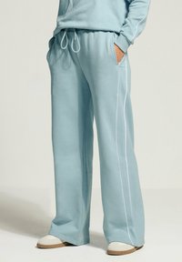 Широкие брюки Широкие брюки