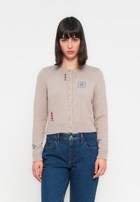 Вязаная кофта Вязаная кофта