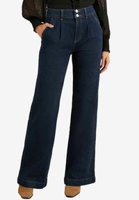 Джинсы Джинсы