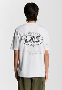 Футболка Футболка