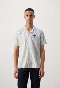 Рубашка с коротким рукавом Рубашка с коротким рукавом