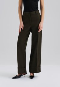 Широкие брюки Широкие брюки