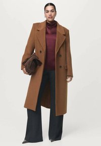 Шерстяное пальто Шерстяное пальто