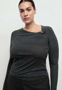 Лонгслив Лонгслив