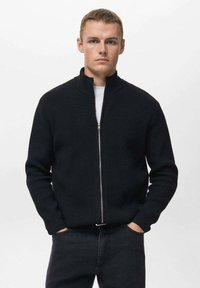 Вязаная кофта Вязаная кофта