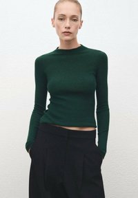 Пуловер Пуловер