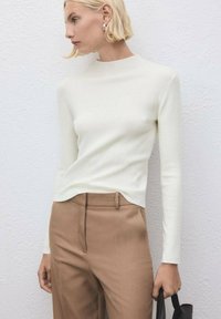 Пуловер Пуловер