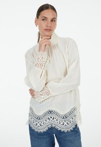 Блузка Блузка