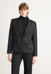 Блейзер Блейзер