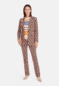 Блейзер Блейзер