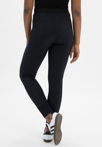 Леггинсы Леггинсы