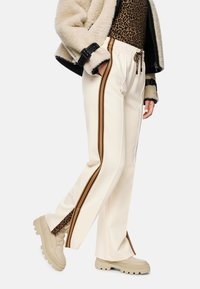 Прямые брюки Прямые брюки