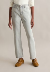 Прямые джинсы Прямые джинсы