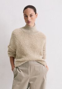 Пуловер Пуловер