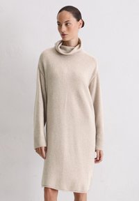 Вязаное платье Вязаное платье