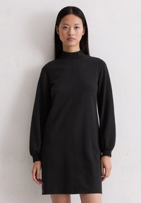 Короткое платье Короткое платье